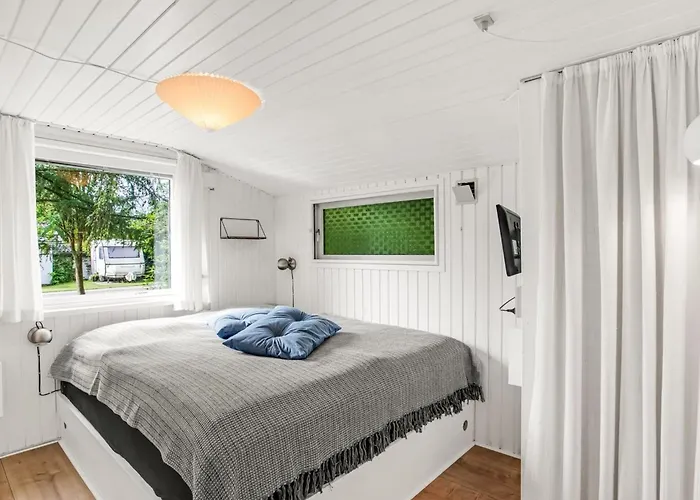 Gravers - 300m From The Sea By Interhome